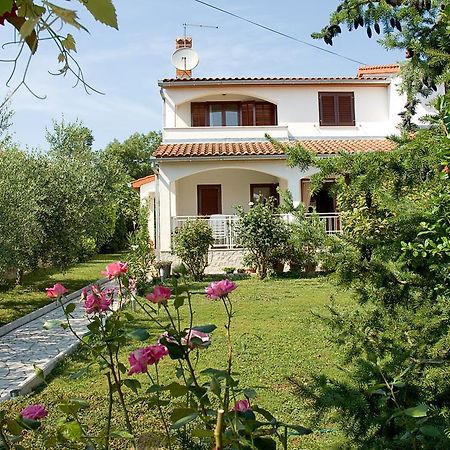 Tar-Vabriga Holiday Home Magnolia חדר תמונה
