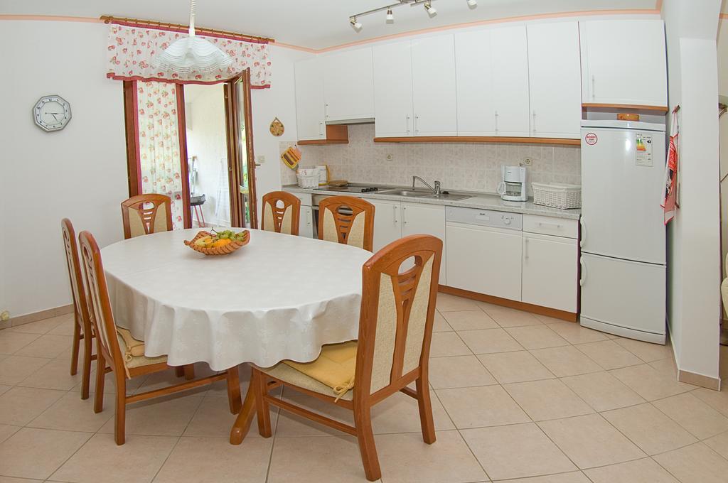 Tar-Vabriga Holiday Home Magnolia חדר תמונה