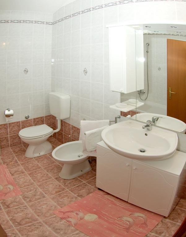 Tar-Vabriga Holiday Home Magnolia חדר תמונה