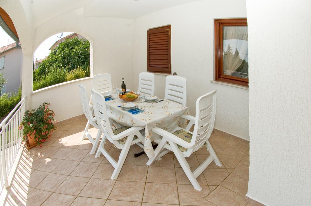 Tar-Vabriga Holiday Home Magnolia חדר תמונה