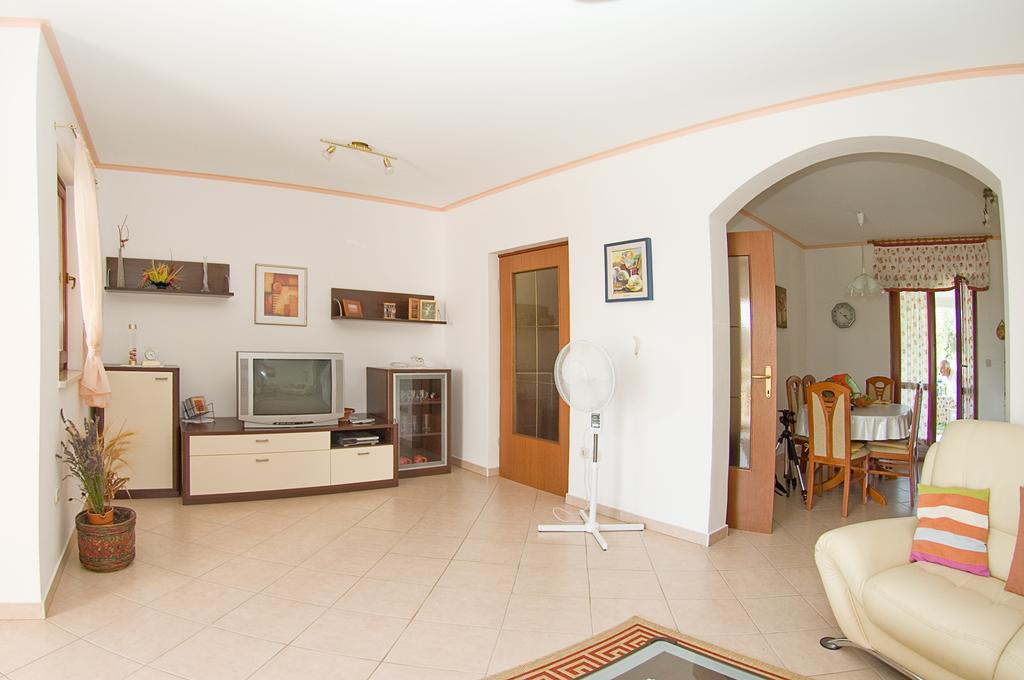 Tar-Vabriga Holiday Home Magnolia חדר תמונה