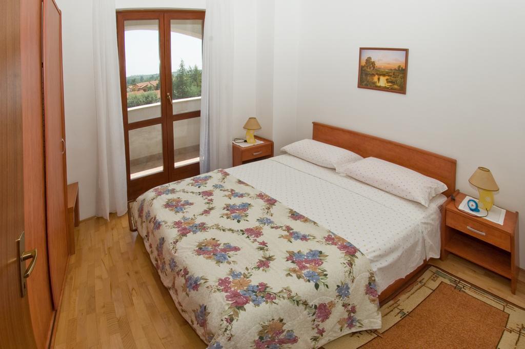 Tar-Vabriga Holiday Home Magnolia חדר תמונה